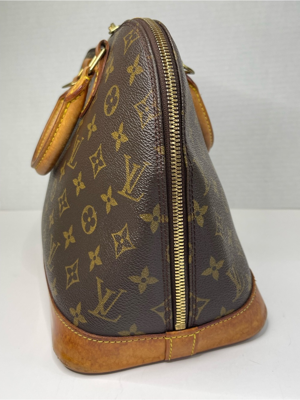 Louis Vuitton Alma PM handbag - Picture 6 of 16